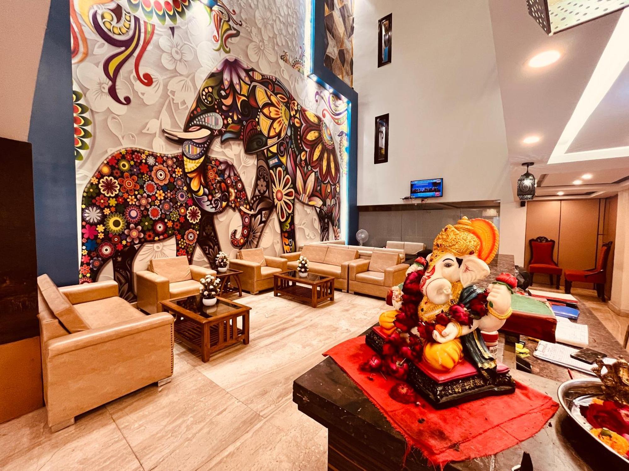 Hotel The Gold Inn - Karol Bagh Delhi Екстериор снимка