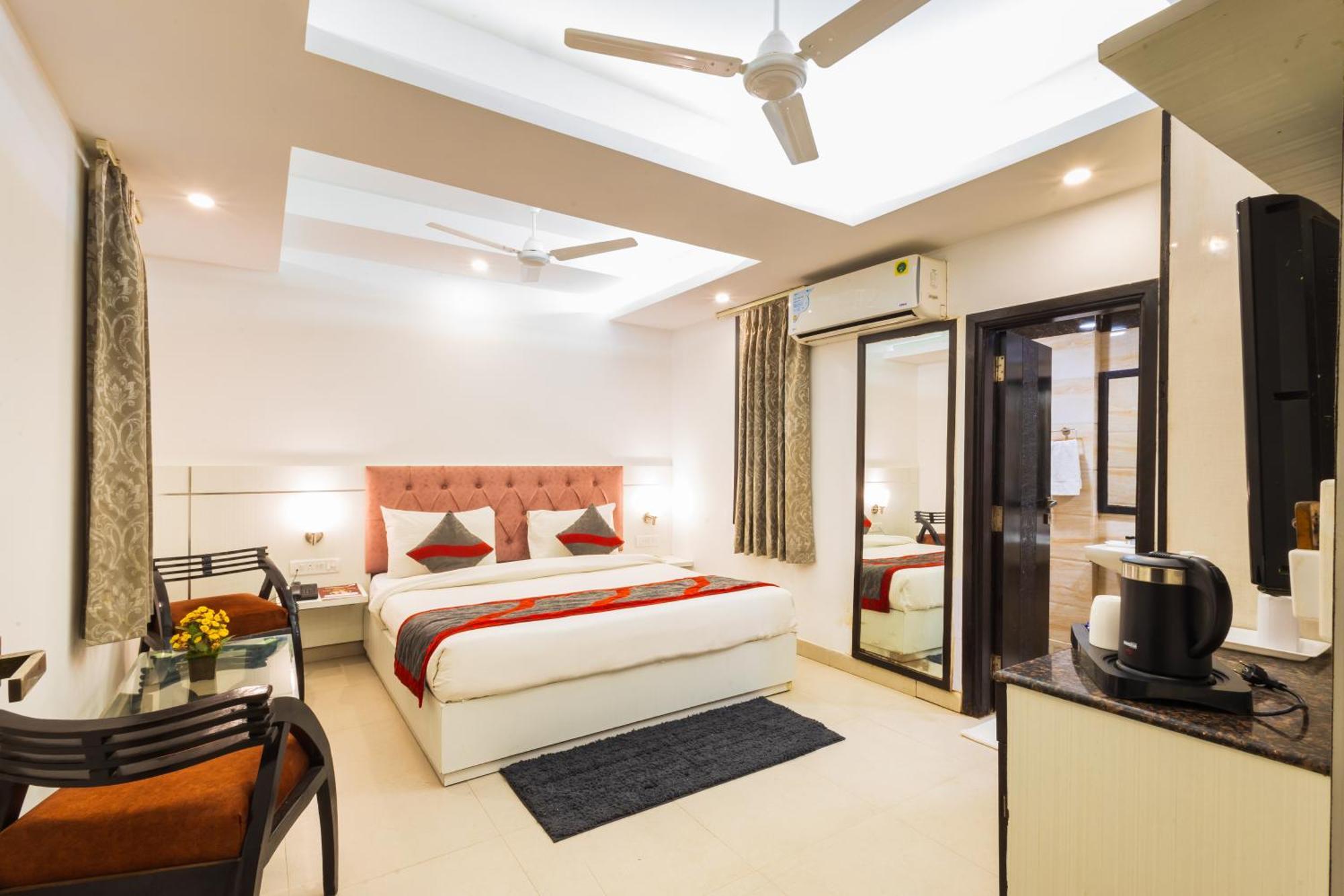 Hotel The Gold Inn - Karol Bagh Delhi Екстериор снимка
