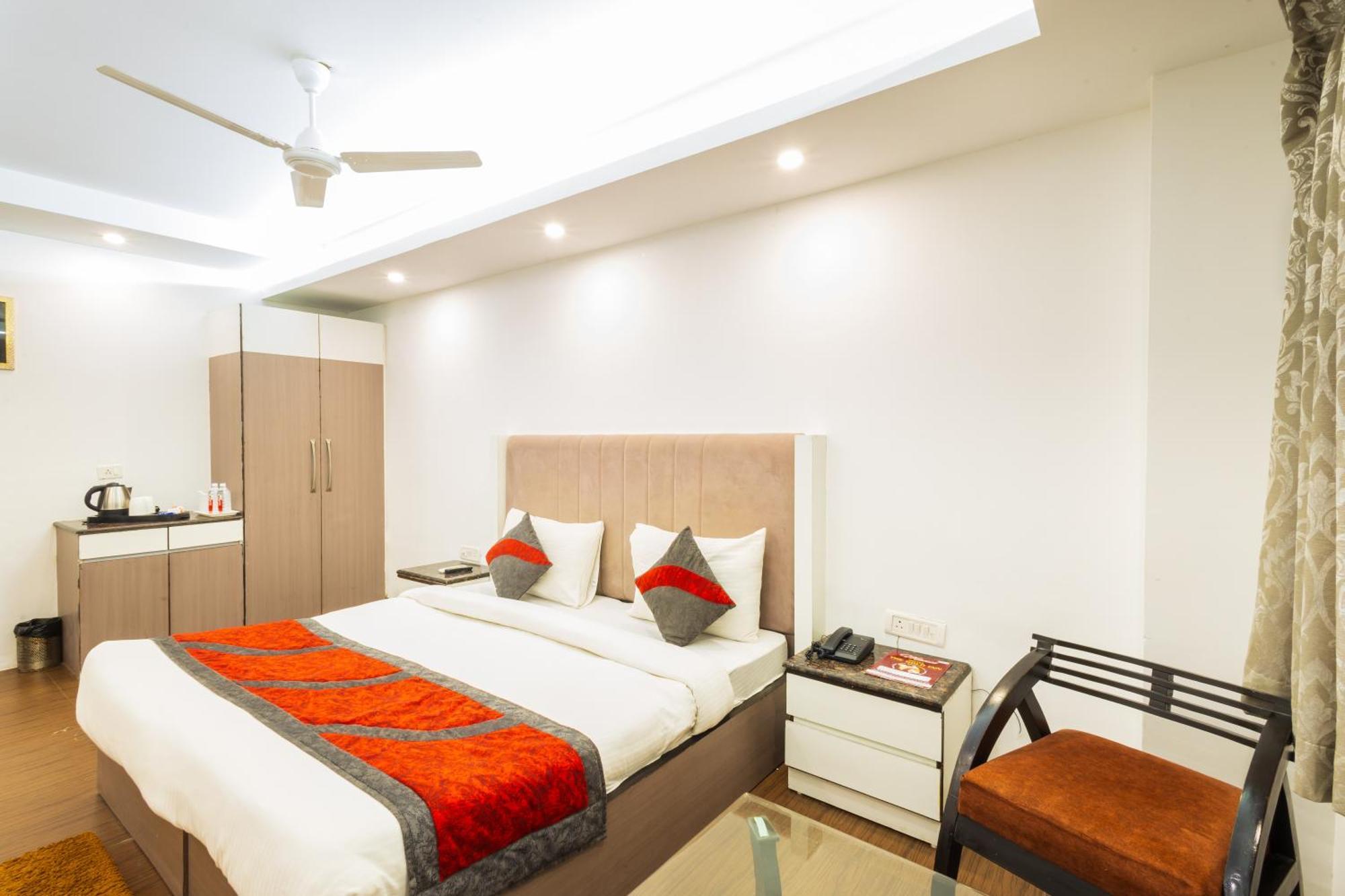 Hotel The Gold Inn - Karol Bagh Delhi Екстериор снимка