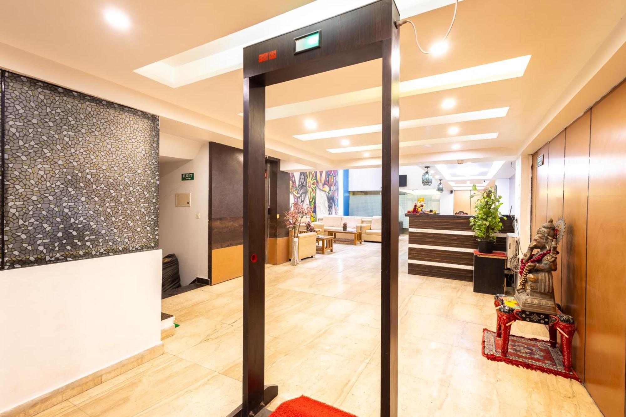 Hotel The Gold Inn - Karol Bagh Delhi Екстериор снимка