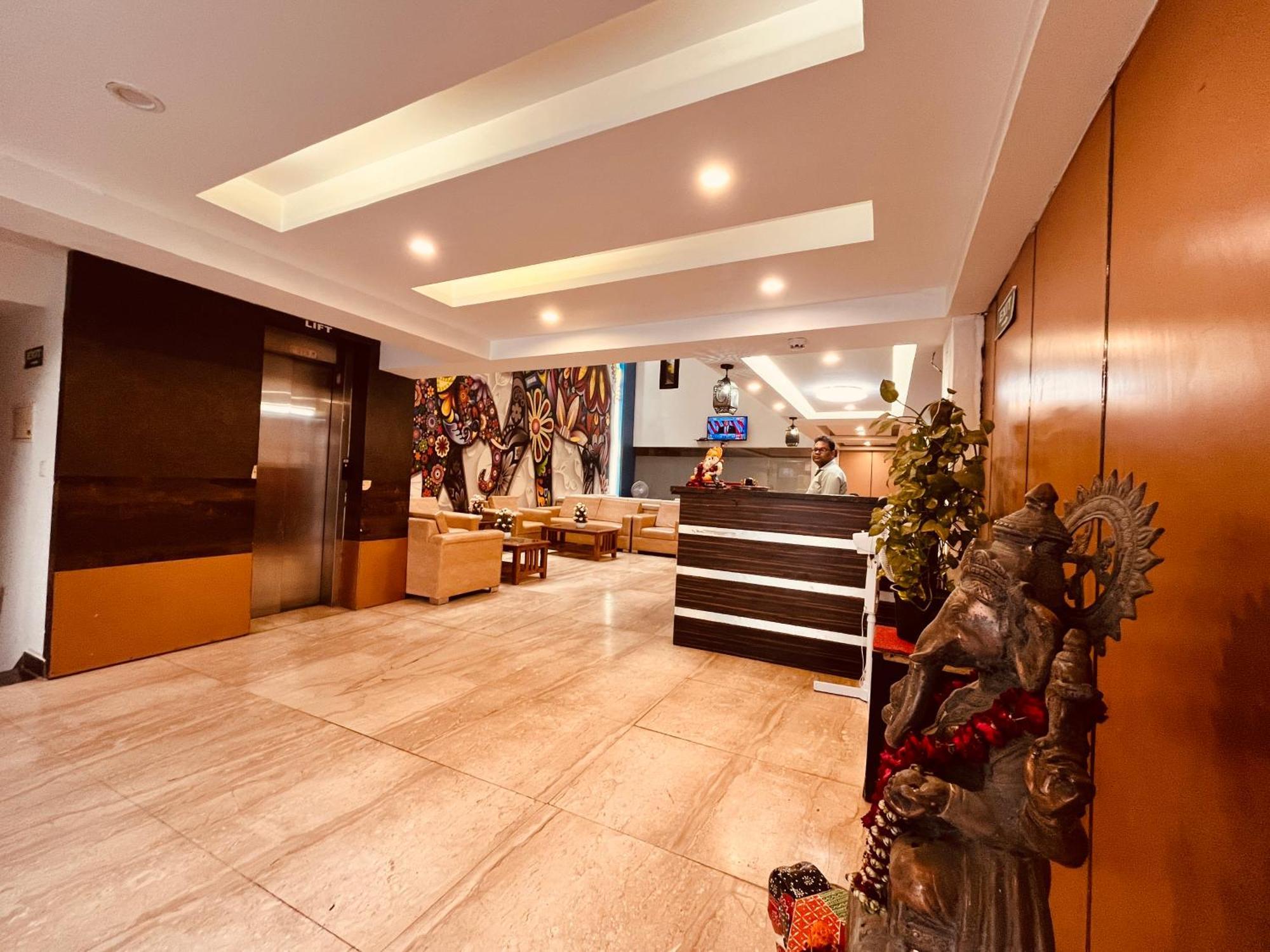 Hotel The Gold Inn - Karol Bagh Delhi Екстериор снимка