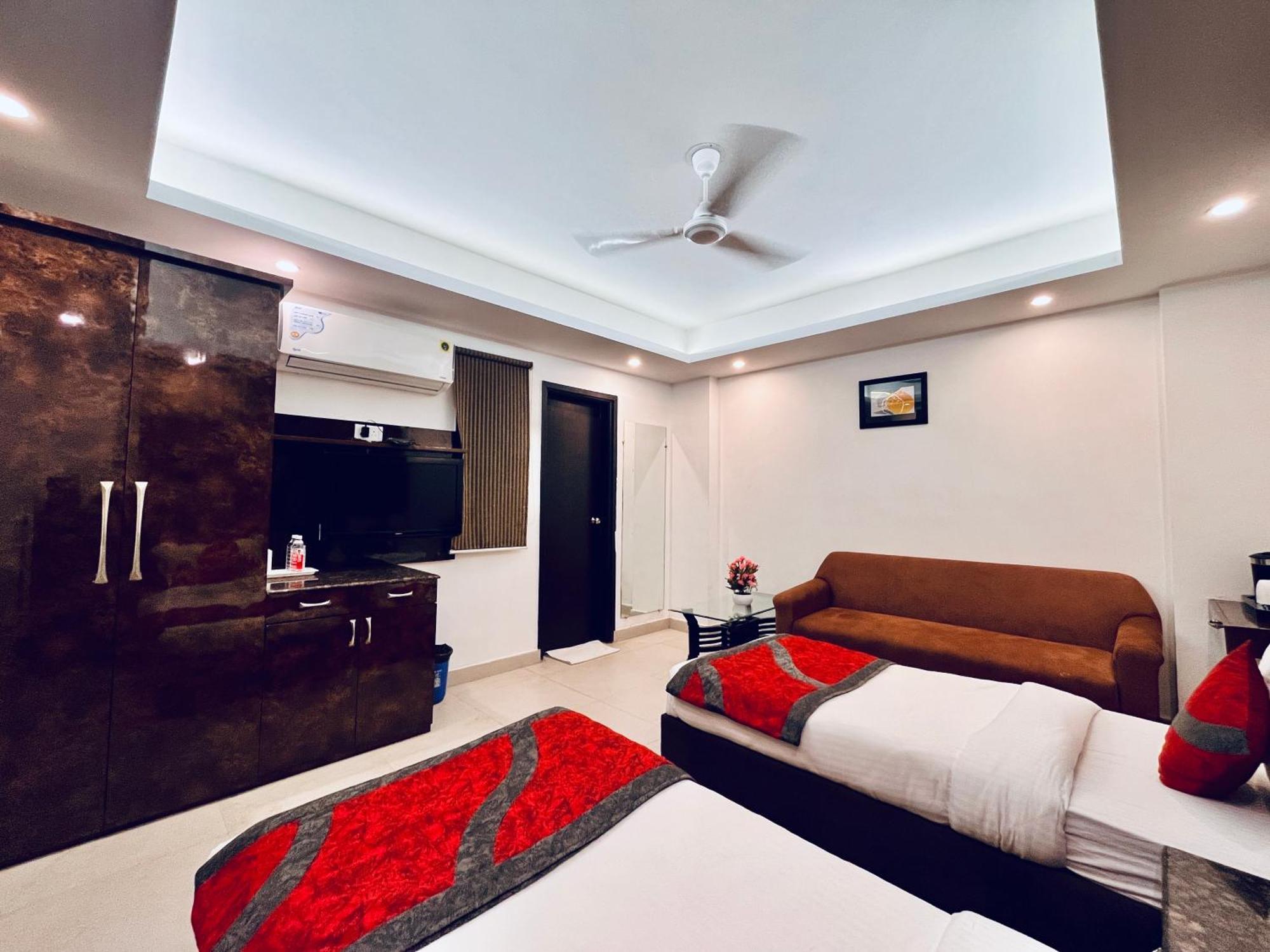 Hotel The Gold Inn - Karol Bagh Delhi Екстериор снимка