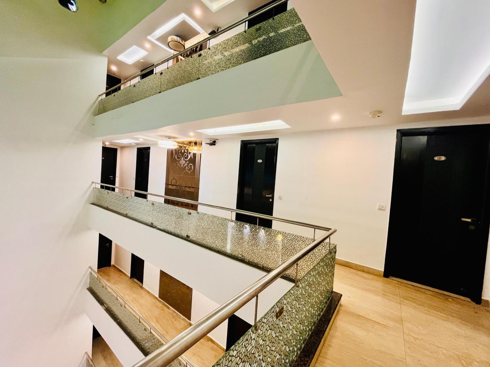 Hotel The Gold Inn - Karol Bagh Delhi Екстериор снимка