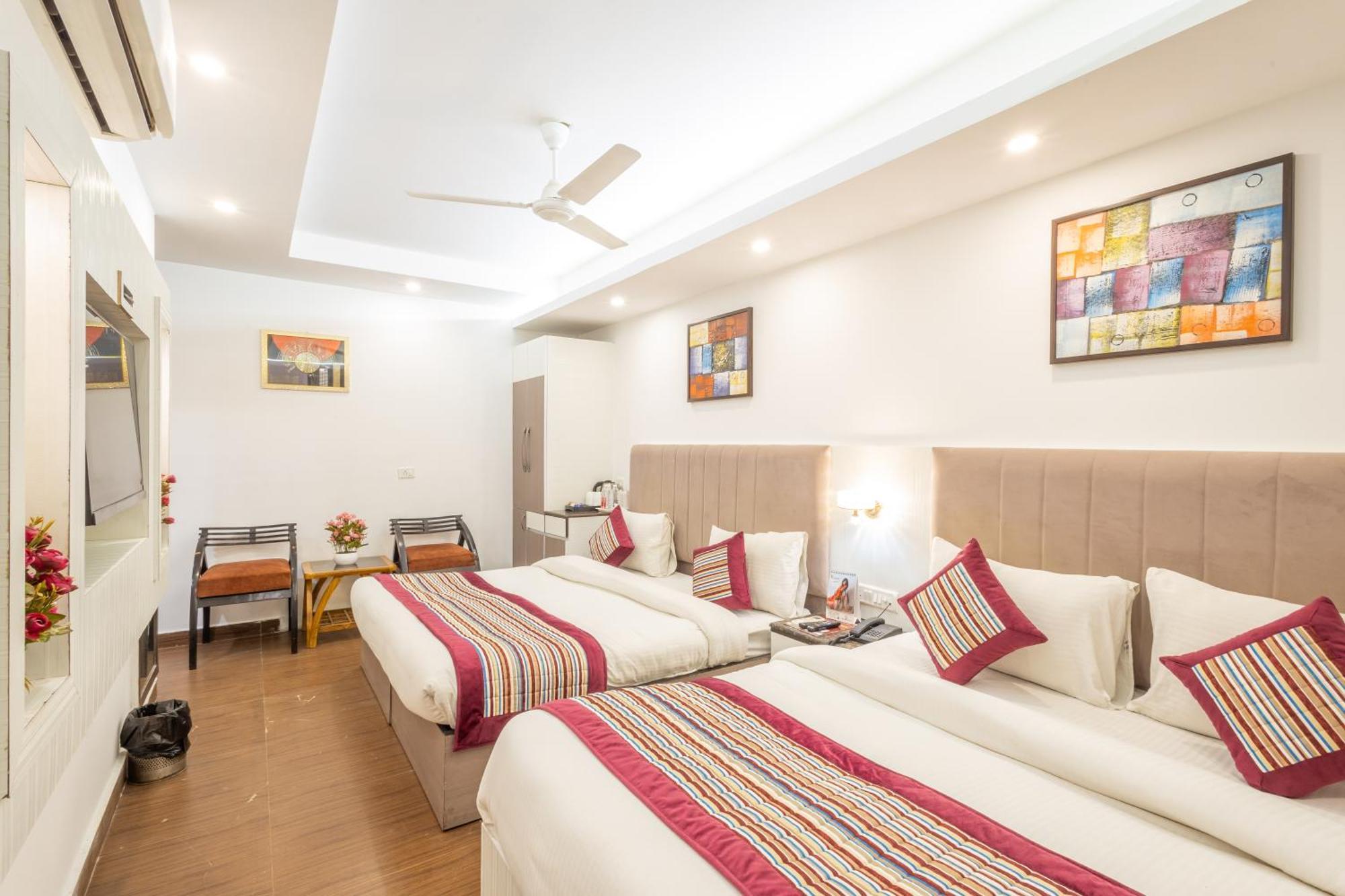 Hotel The Gold Inn - Karol Bagh Delhi Екстериор снимка