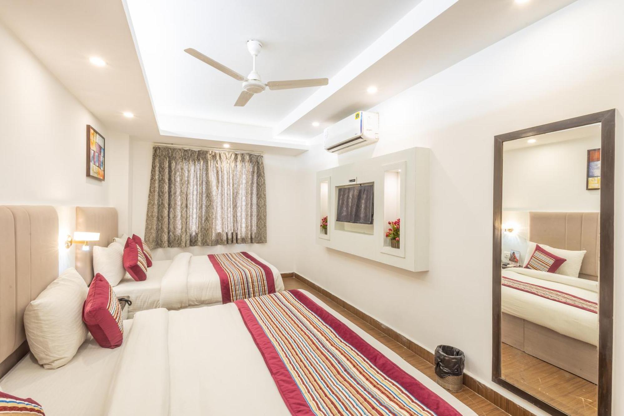 Hotel The Gold Inn - Karol Bagh Delhi Екстериор снимка